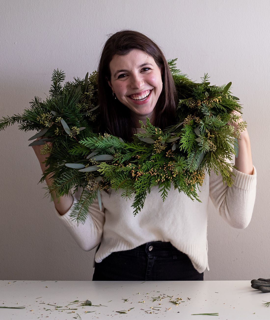 Holi-DIY: Make A Mixed Foliage Wreath! thumbnail